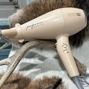 Infiniti Pro Conair Hairdryer